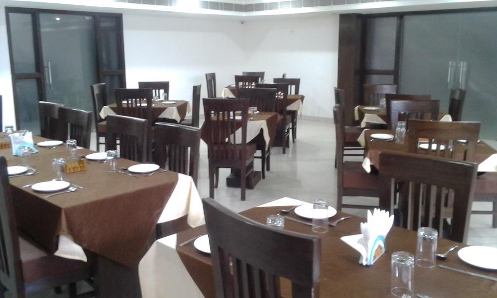 Dazzling East Gate Hotel Agra  Exterior foto