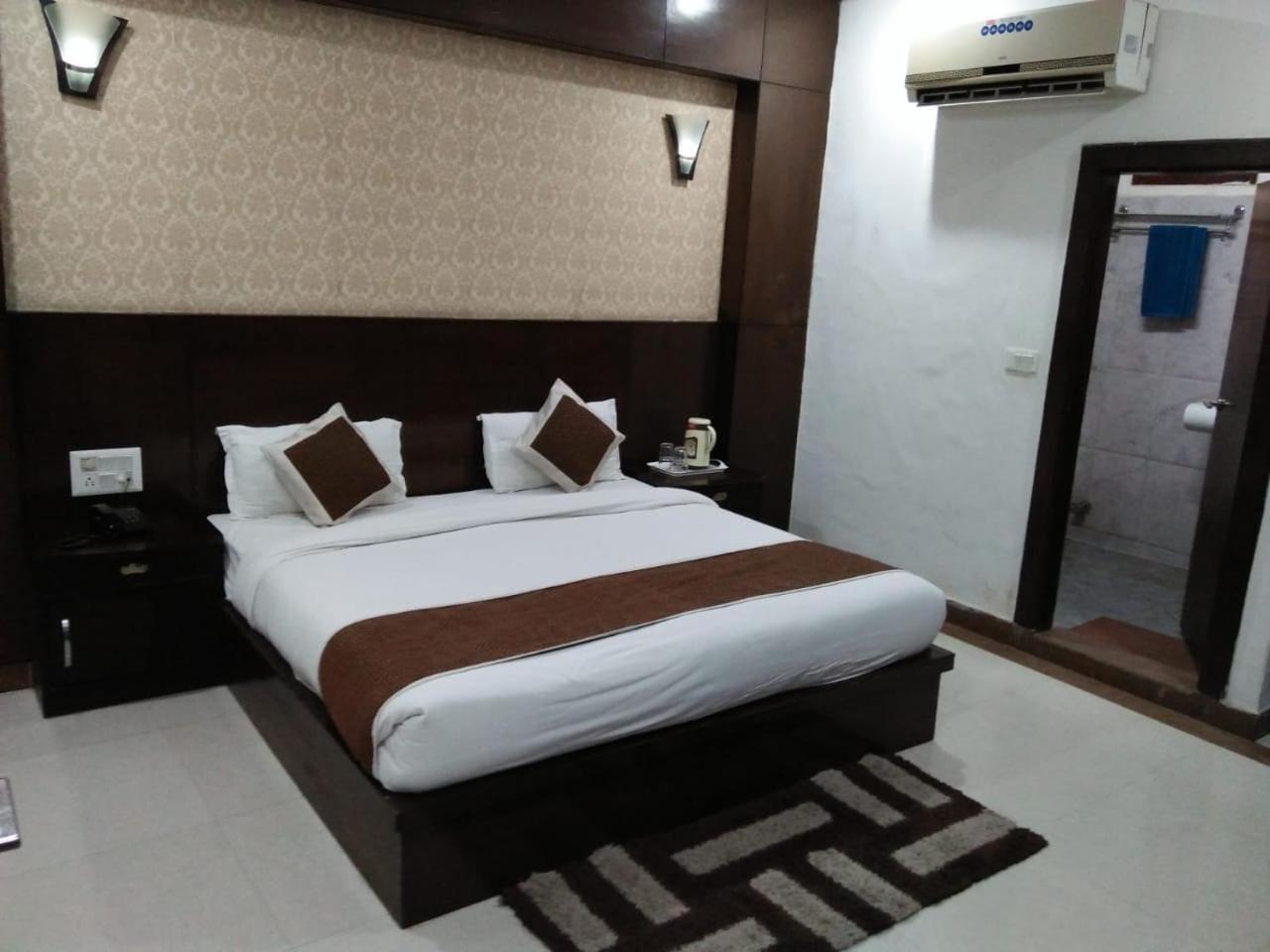 Dazzling East Gate Hotel Agra  Exterior foto