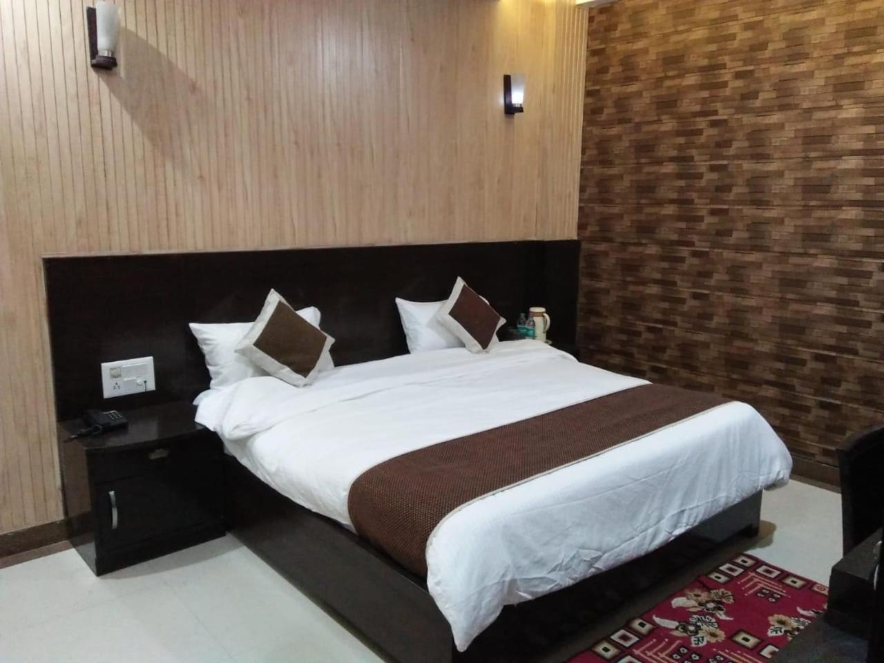 Dazzling East Gate Hotel Agra  Exterior foto